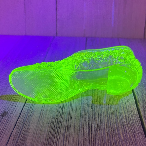 Vtg Vaseline Glass Daisy and Button Shoe/Slipper - Picture 3 of 8